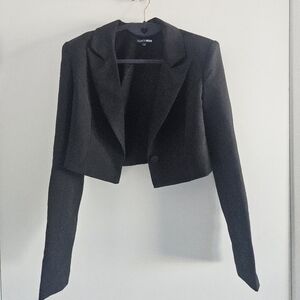 Fashion Nova black cropped blazer padded shoulders single button